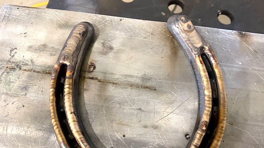 silbro-overlay-horseshoe silbro-overlay-horseshoe